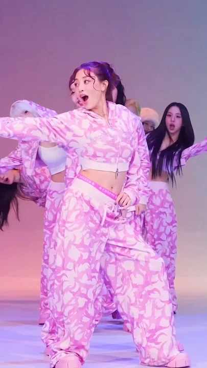 Fan-made special wallpaper for Tzuyu (TWICE)