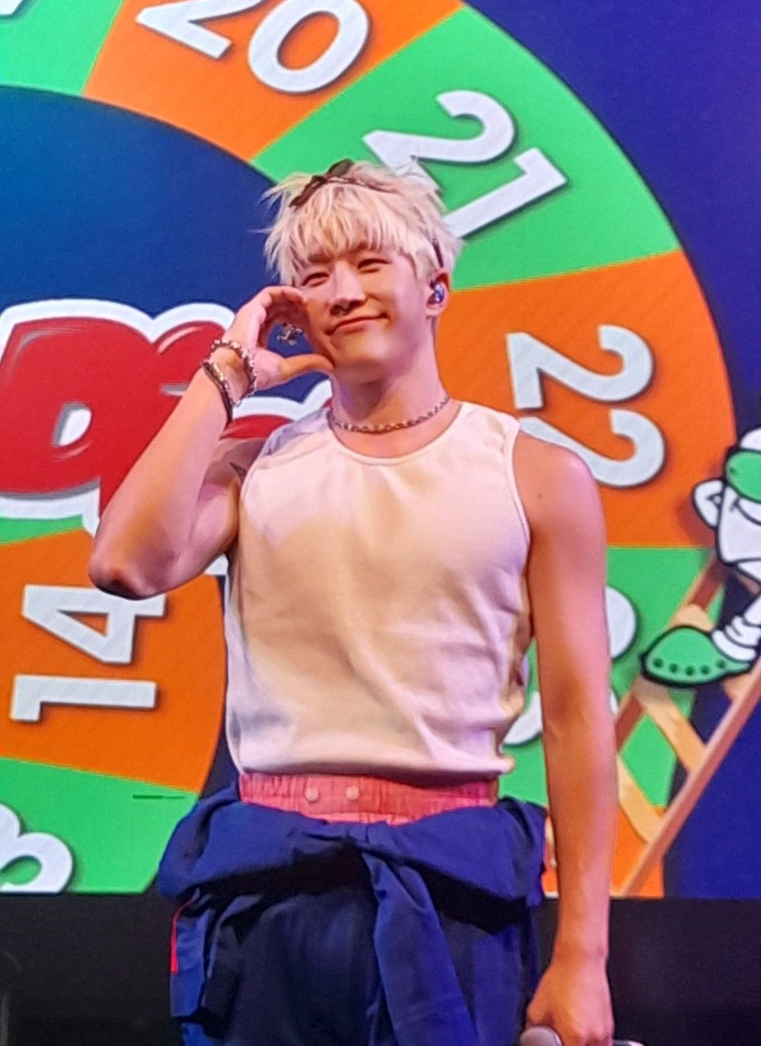 A moment captured by Jinjin (ASTRO)'s fan