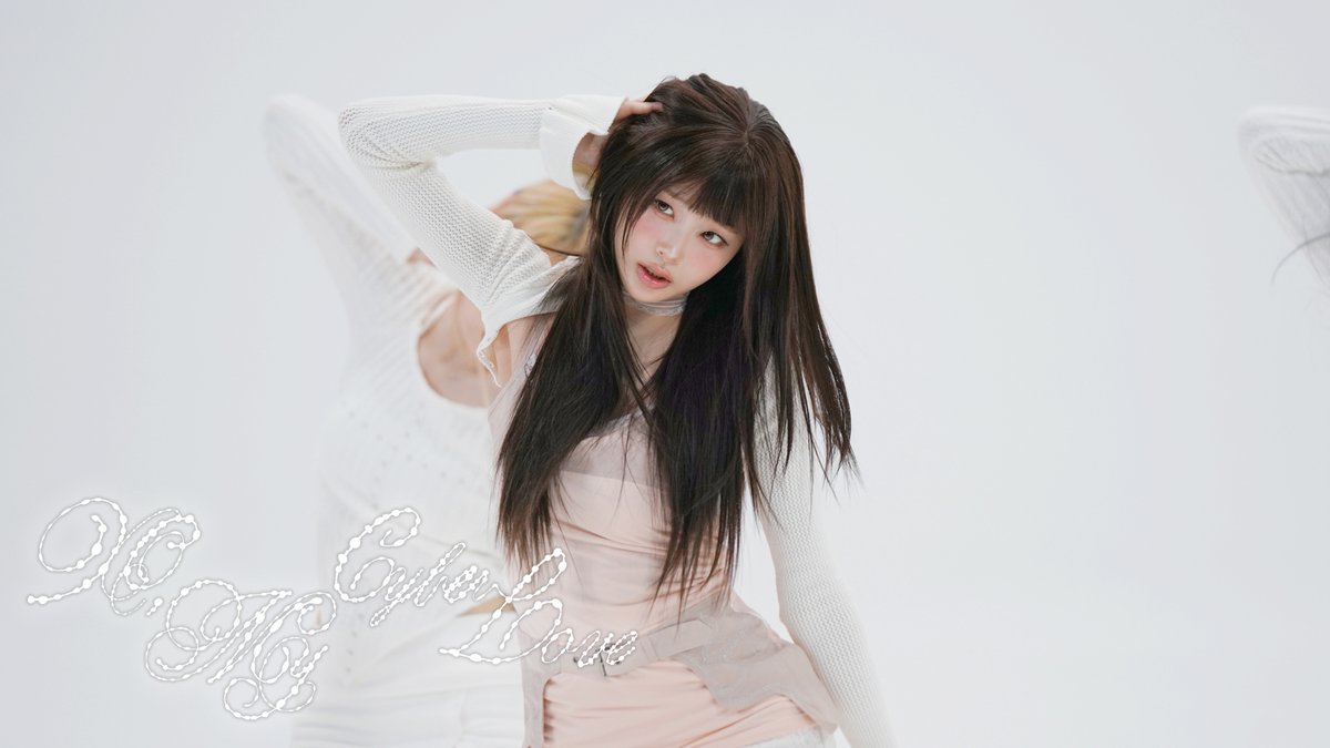 A moment captured by Chuu's fan