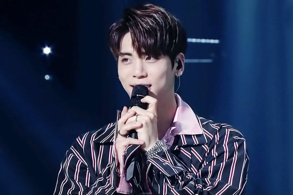 A moment captured by Jonghyun (SHINee)'s fan