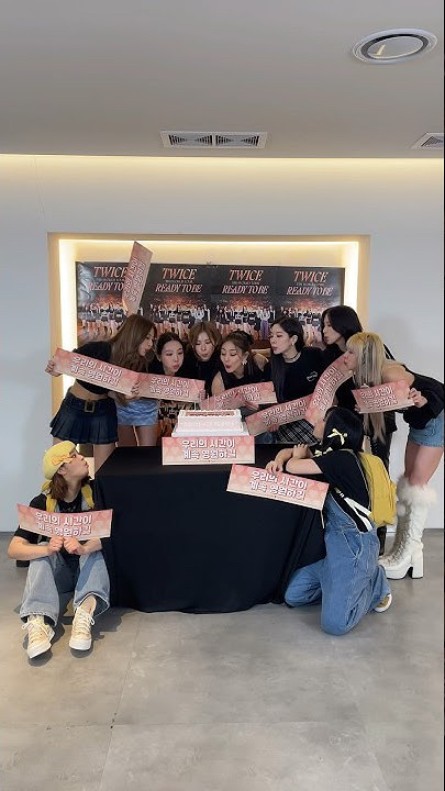 모모 (TWICE) 최근 활동샷