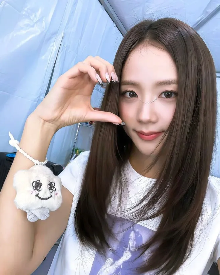 Foto terbaru Jisoo (BLACKPINK)