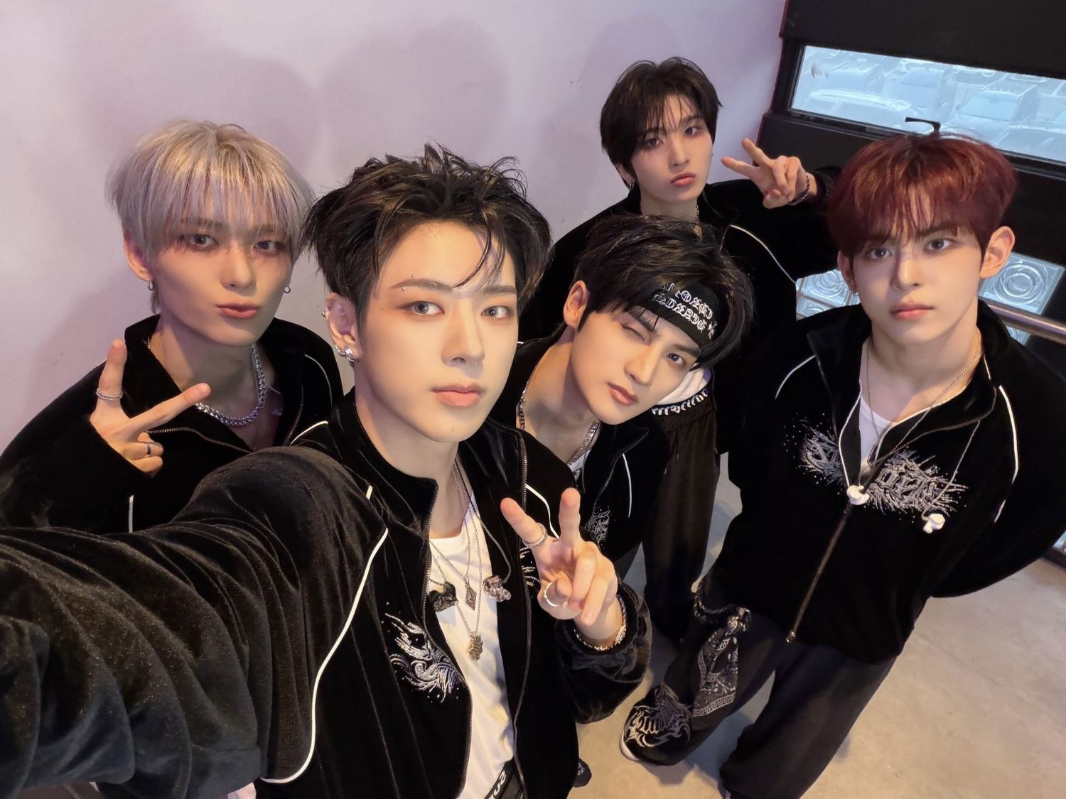 A moment captured by NOWZ's fan