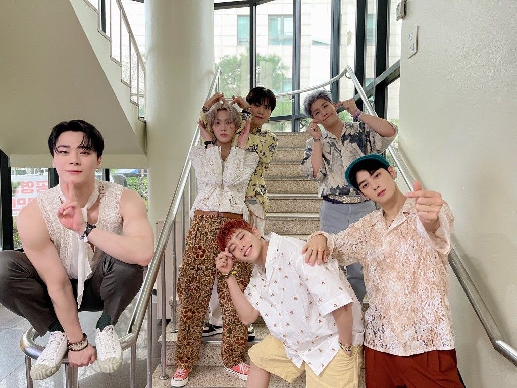 Behind-the-scenes cut of Jinjin (ASTRO)