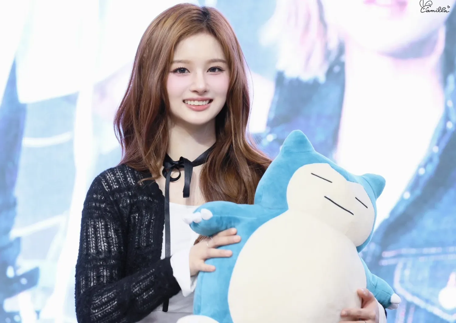 Behind-the-scenes cut of NMIXX