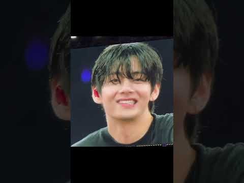 뷔 (방탄소년단)의 최신 사진