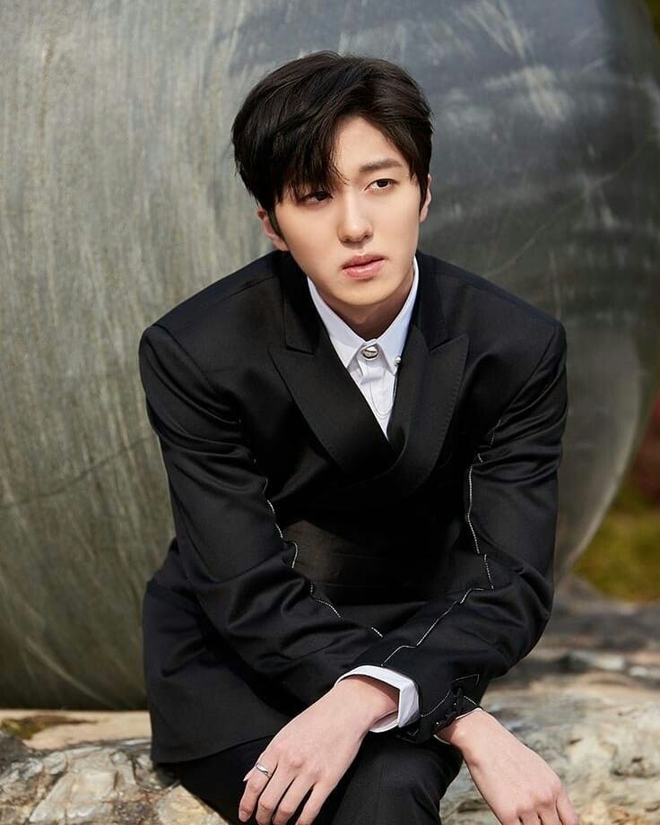 Behind-the-scenes cut of Chani (SF9)