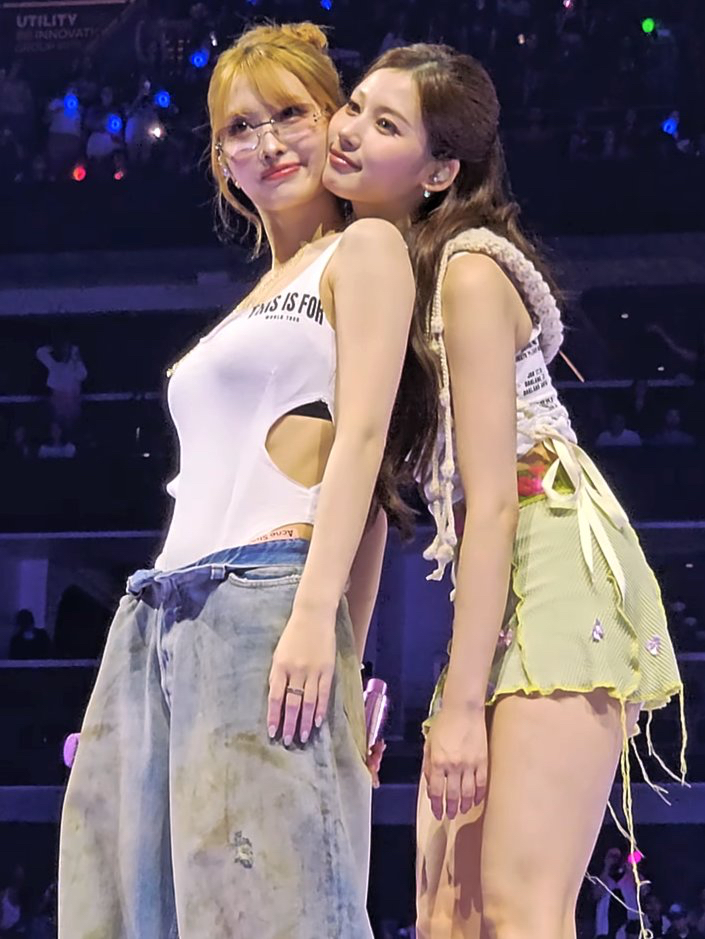 Momo (TWICE)粉丝拍下的瞬间