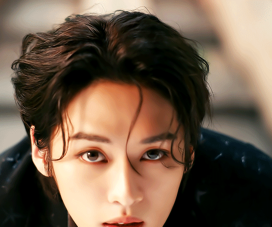 Behind-the-scenes cut of Lee Know (Stray Kids)