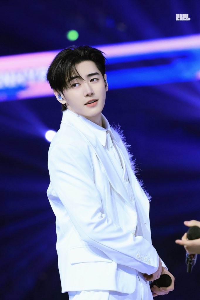 성훈 (ENHYPEN)의 최신 사진