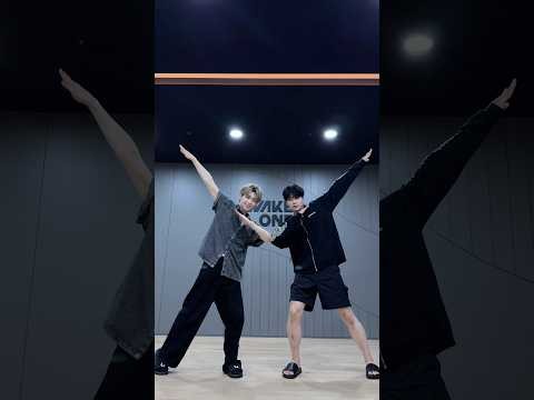 パク・ゴヌク (ZEROBASEONE)の最近の活動写真