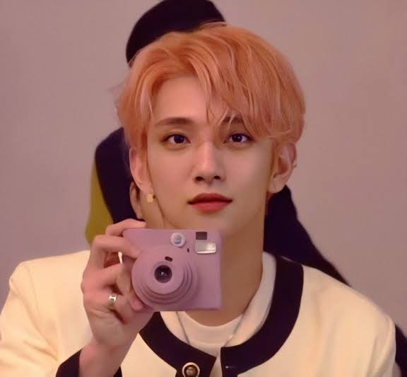 Latest photo of Joshua (SEVENTEEN)