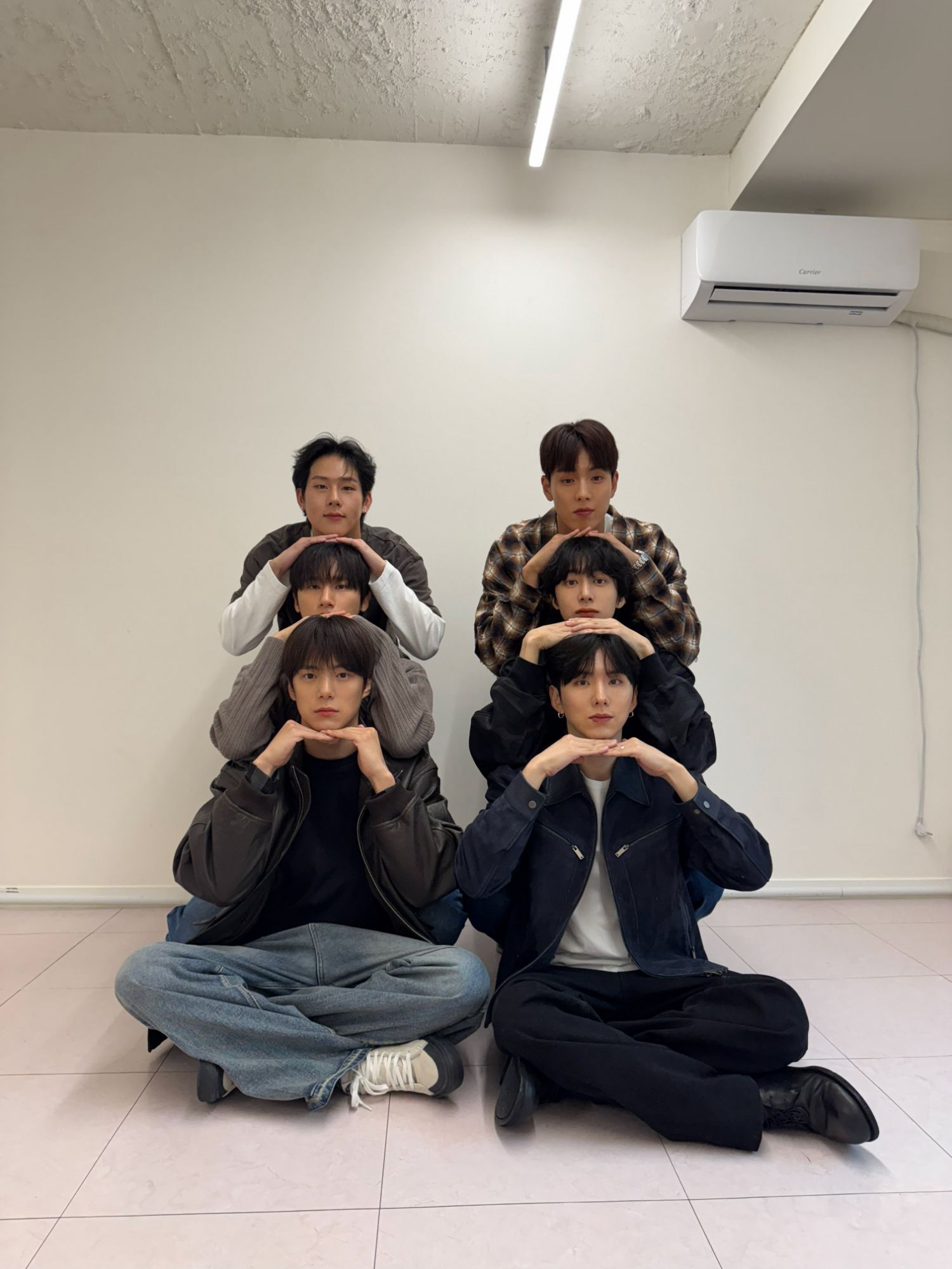 Behind-the-scenes cut of MONSTA X