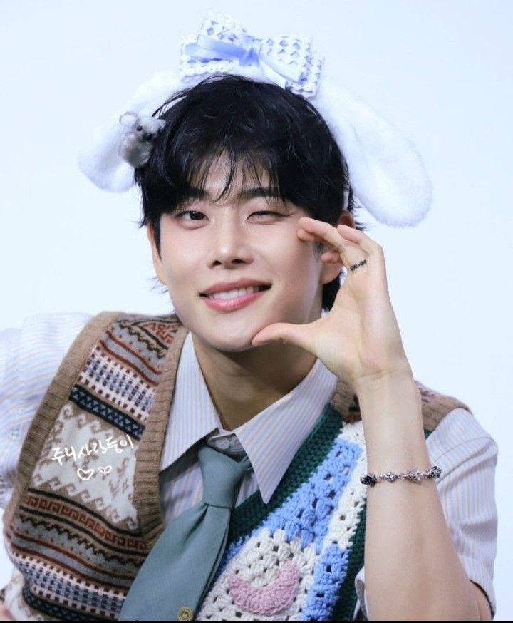 Behind-the-scenes cut of MJ (ASTRO)