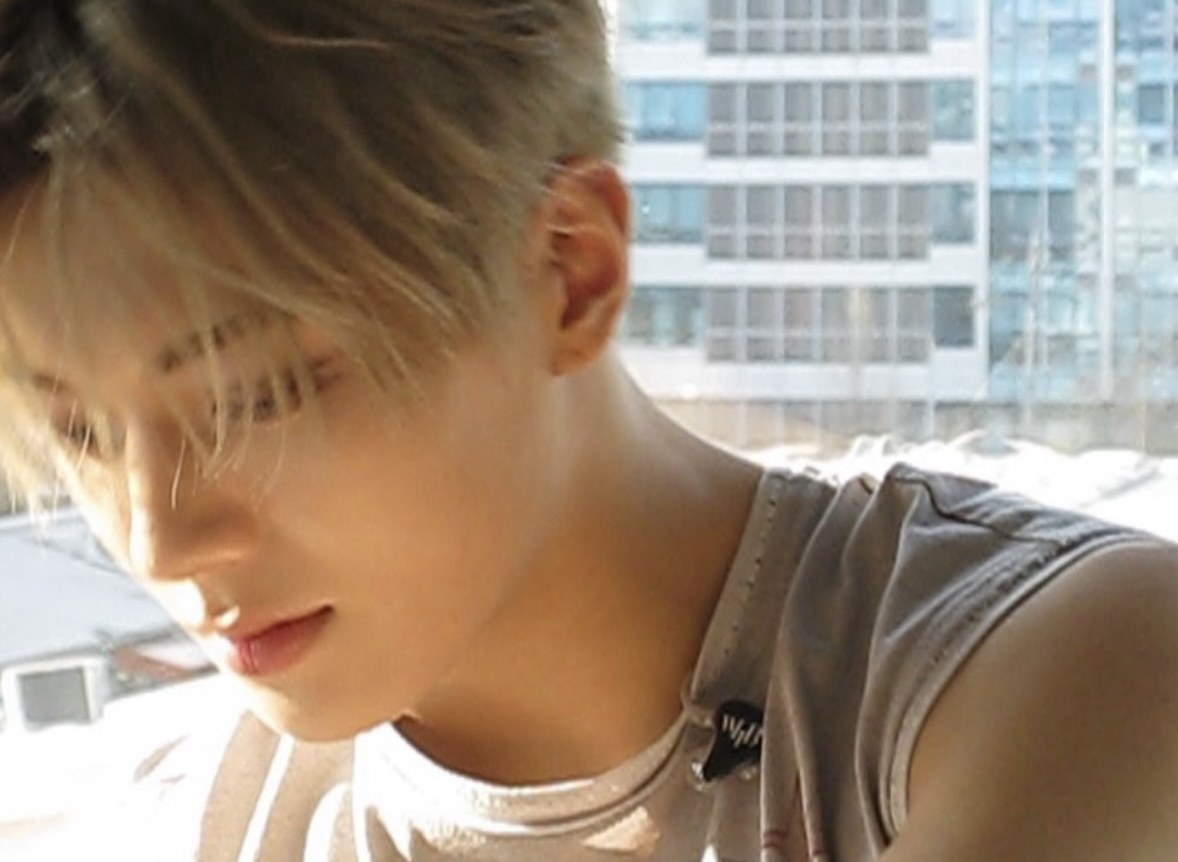 A moment captured by Leejeong (WHIB)'s fan