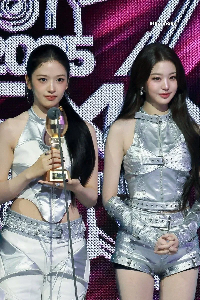 A moment captured by Jang Wonyoung (IVE)'s fan