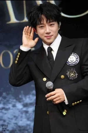 Recent activity shot of Hwang Chiyeol