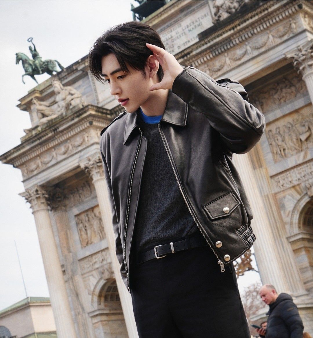 Foto terbaru Sunghoon (ENHYPEN)