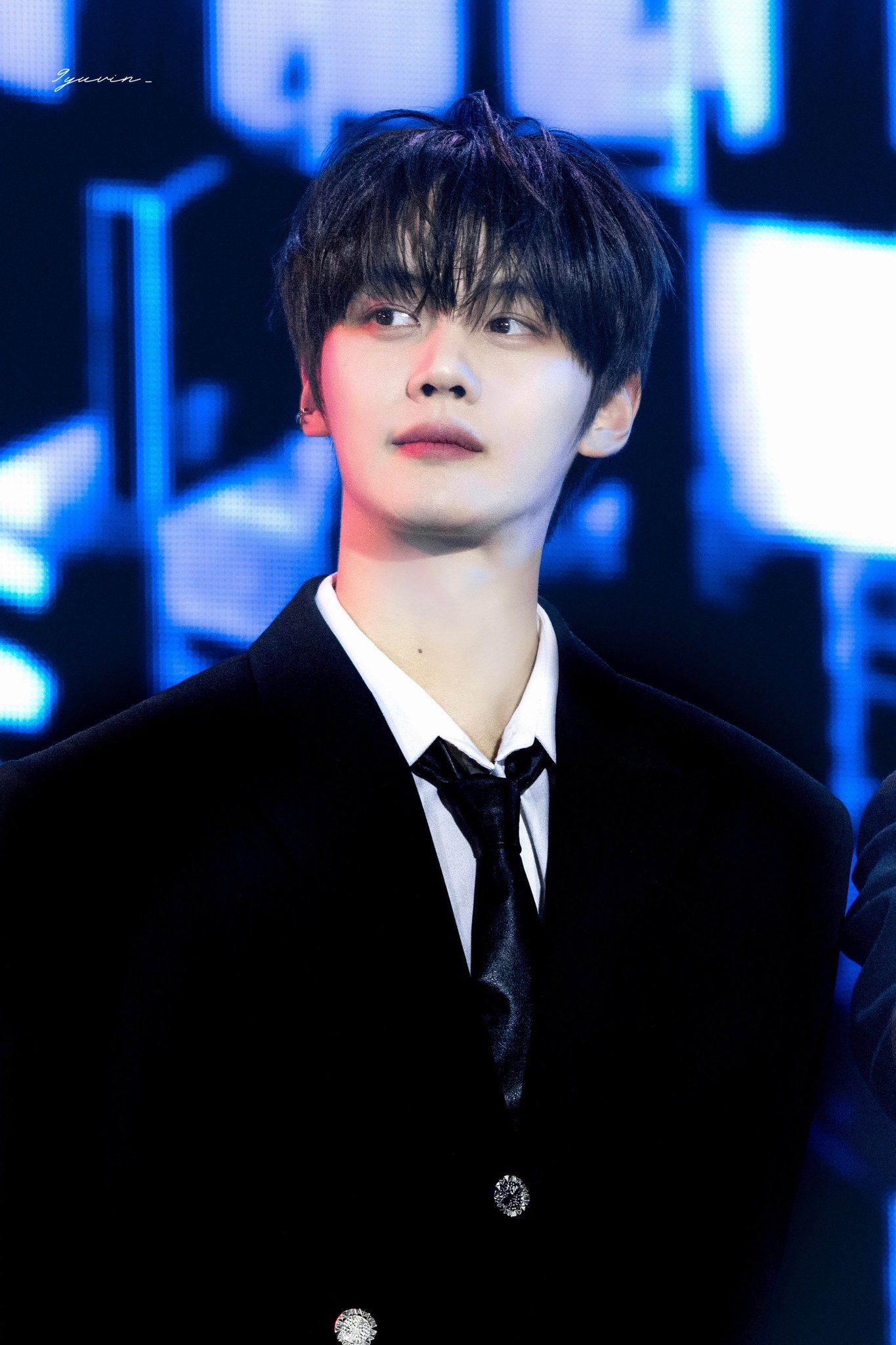 A moment captured by Kim Gyuvin (ZEROBASEONE)'s fan