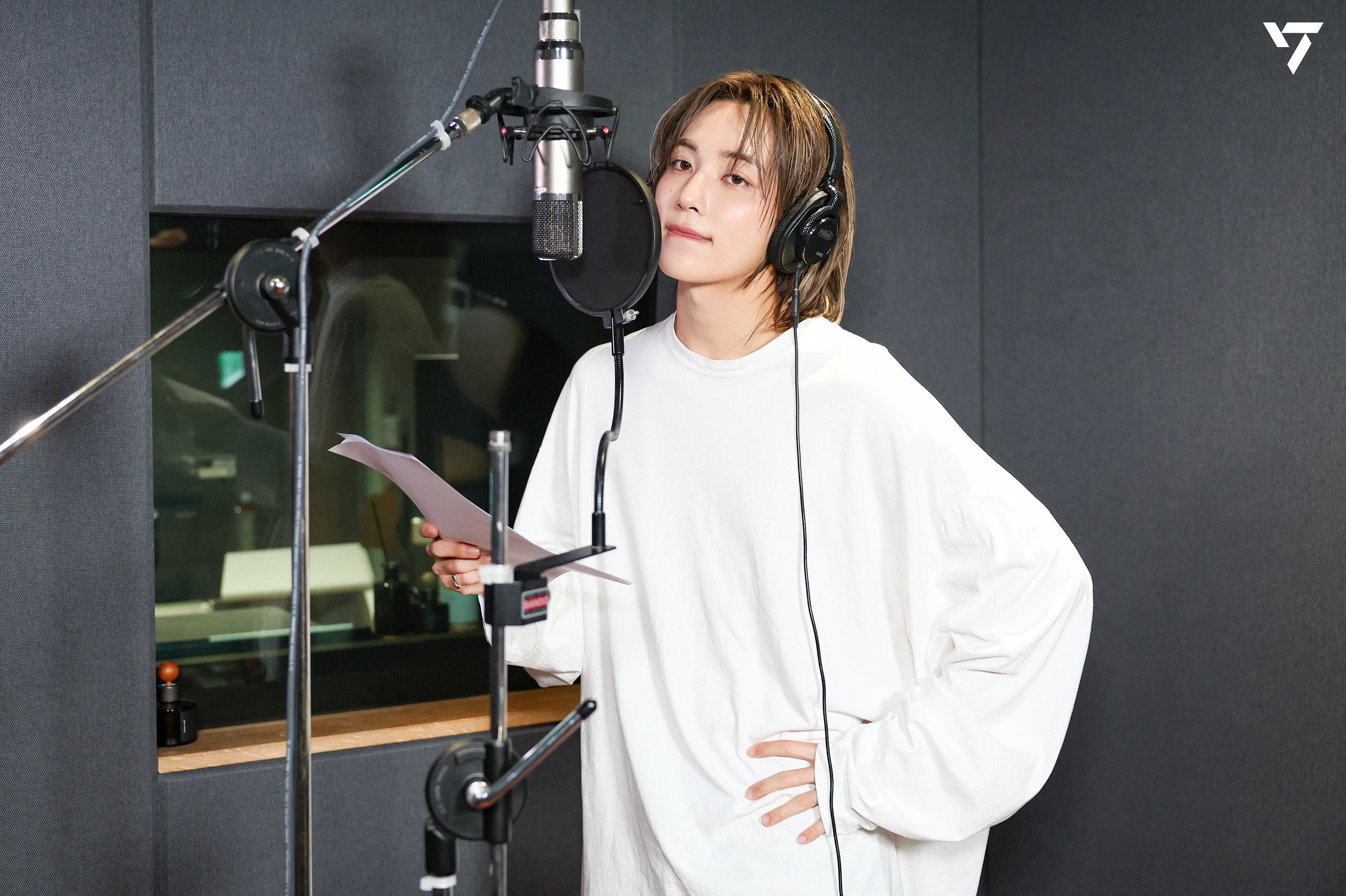 Recent activity shot of Jeonghan (SEVENTEEN)