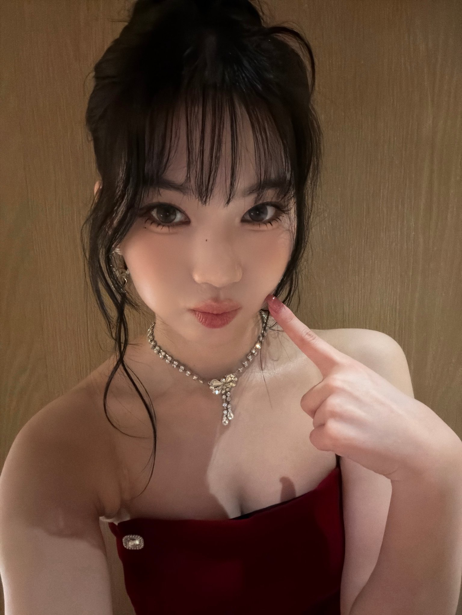 Behind-the-scenes cut of STAYC