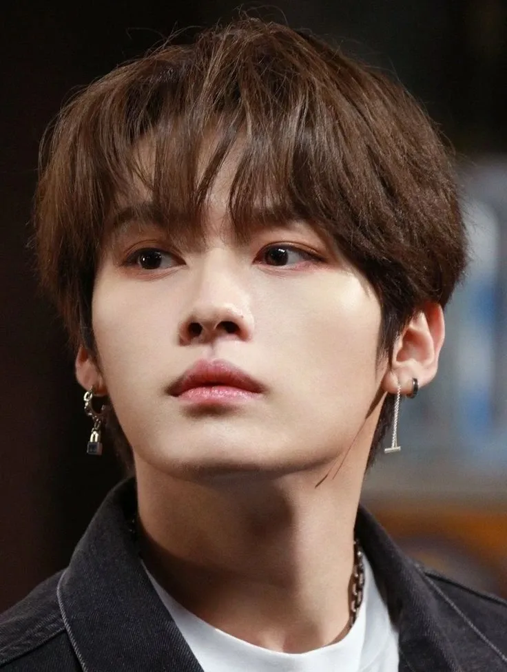 A moment captured by Lee Know (Stray Kids)'s fan