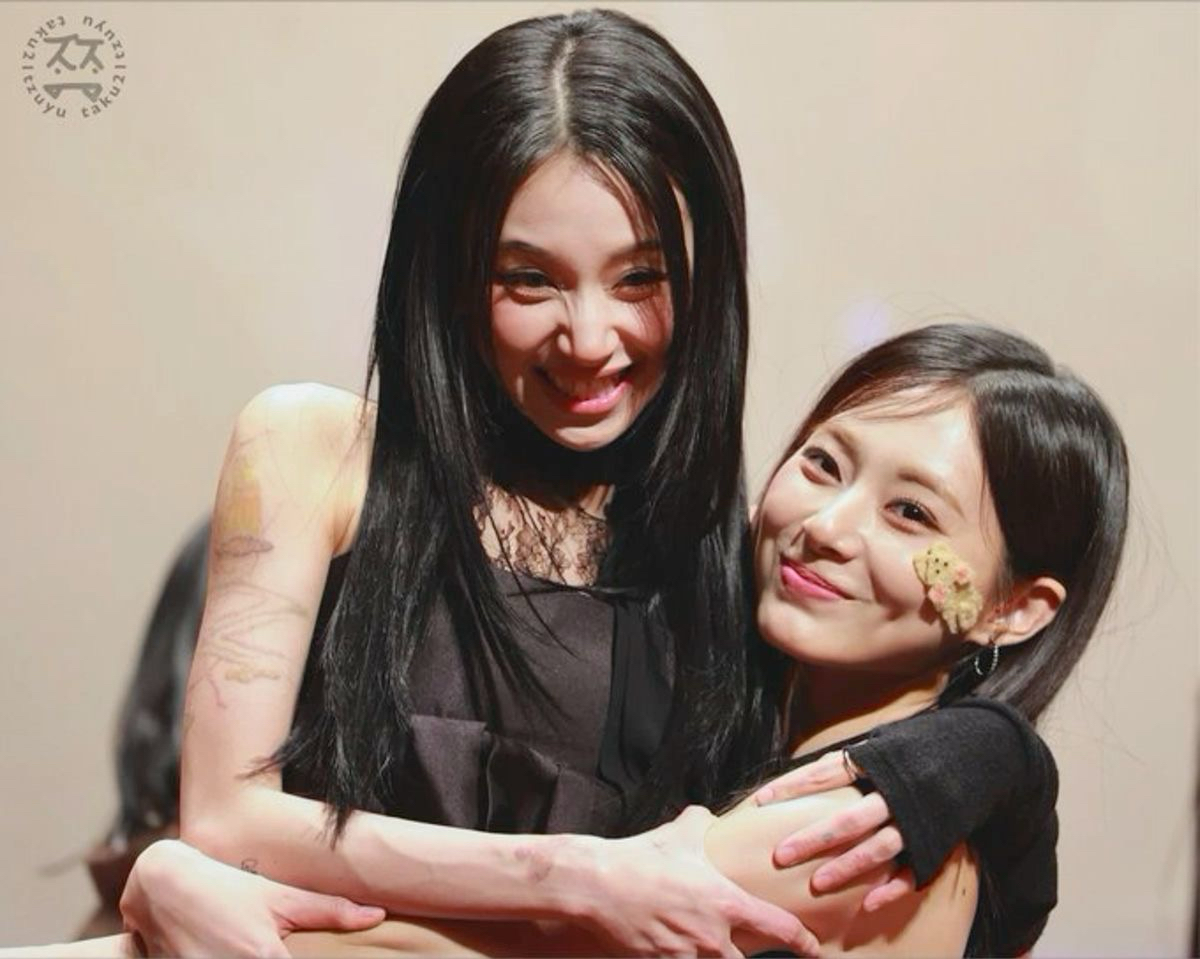 Behind-the-scenes cut of TWICE