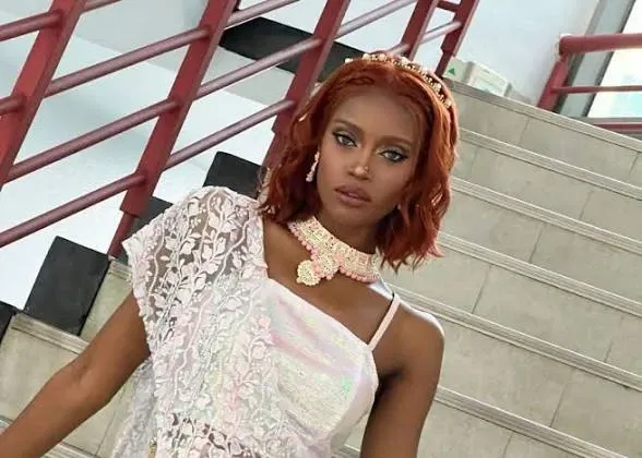 A moment captured by Fatou (Blackswan)'s fan