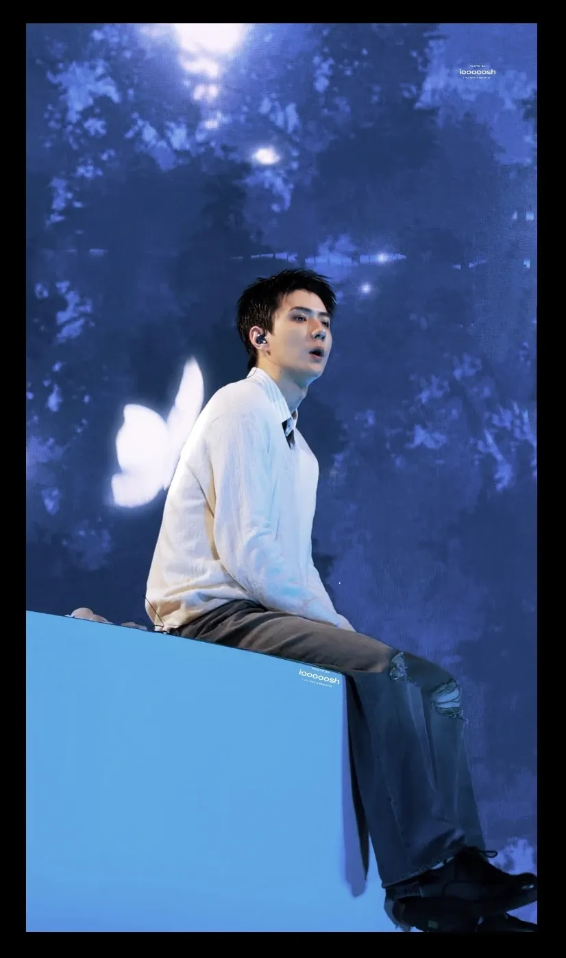 A heartfelt wallpaper shared by Sehun (EXO)'s fans
