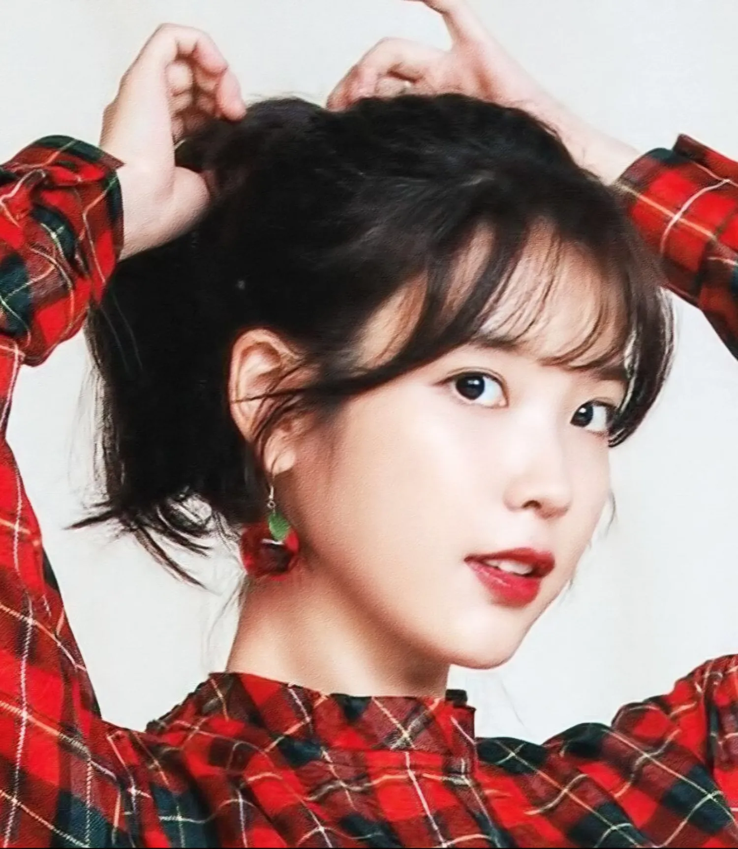 Foto aktivitas terbaru IU