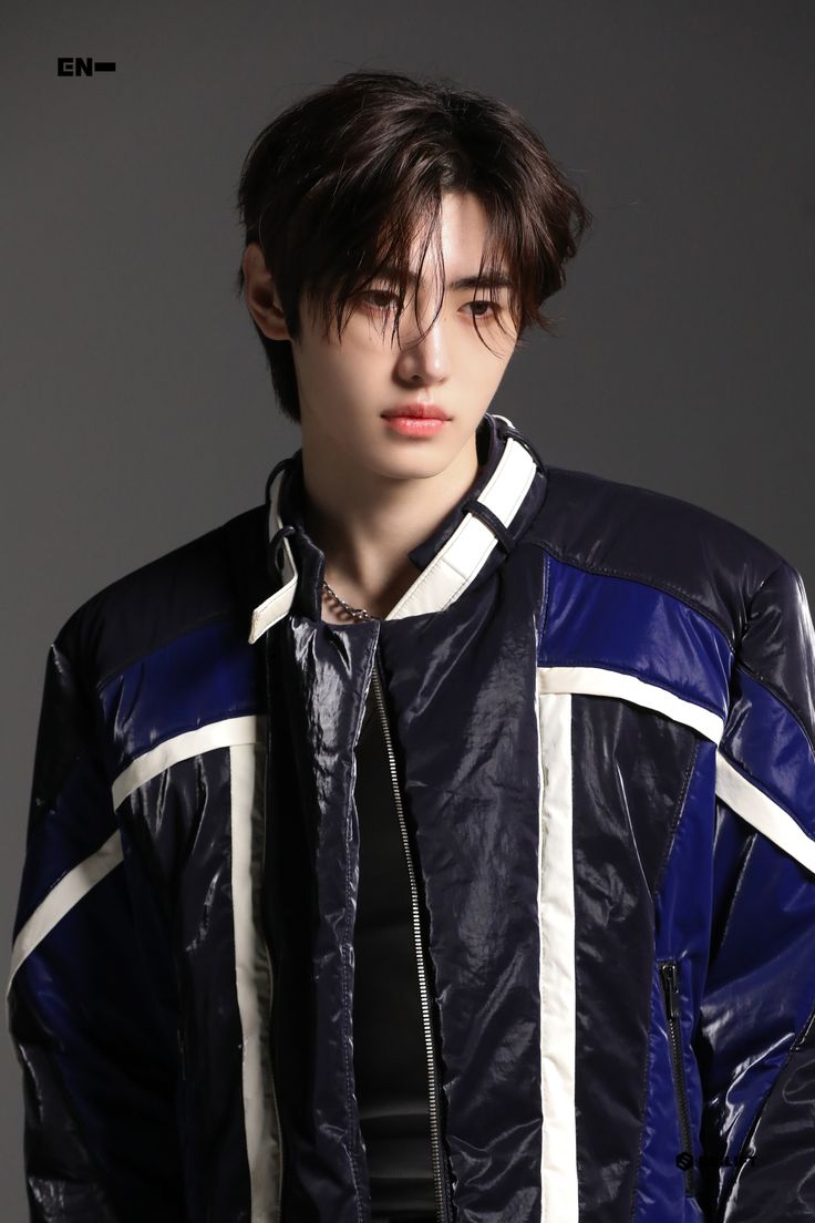 Foto aktivitas terbaru Sunghoon (ENHYPEN)