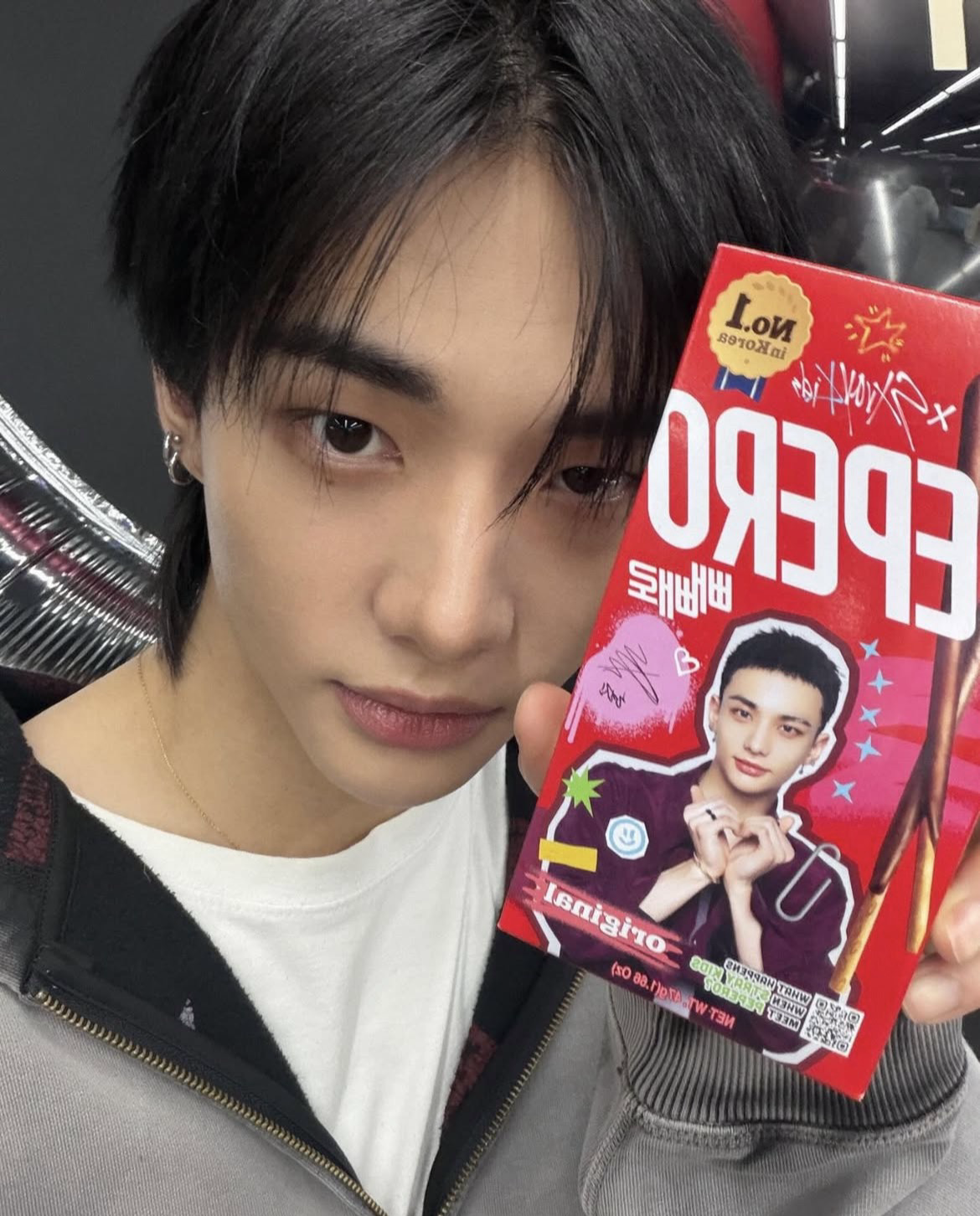 Foto aktivitas terbaru Hyunjin (Stray Kids)