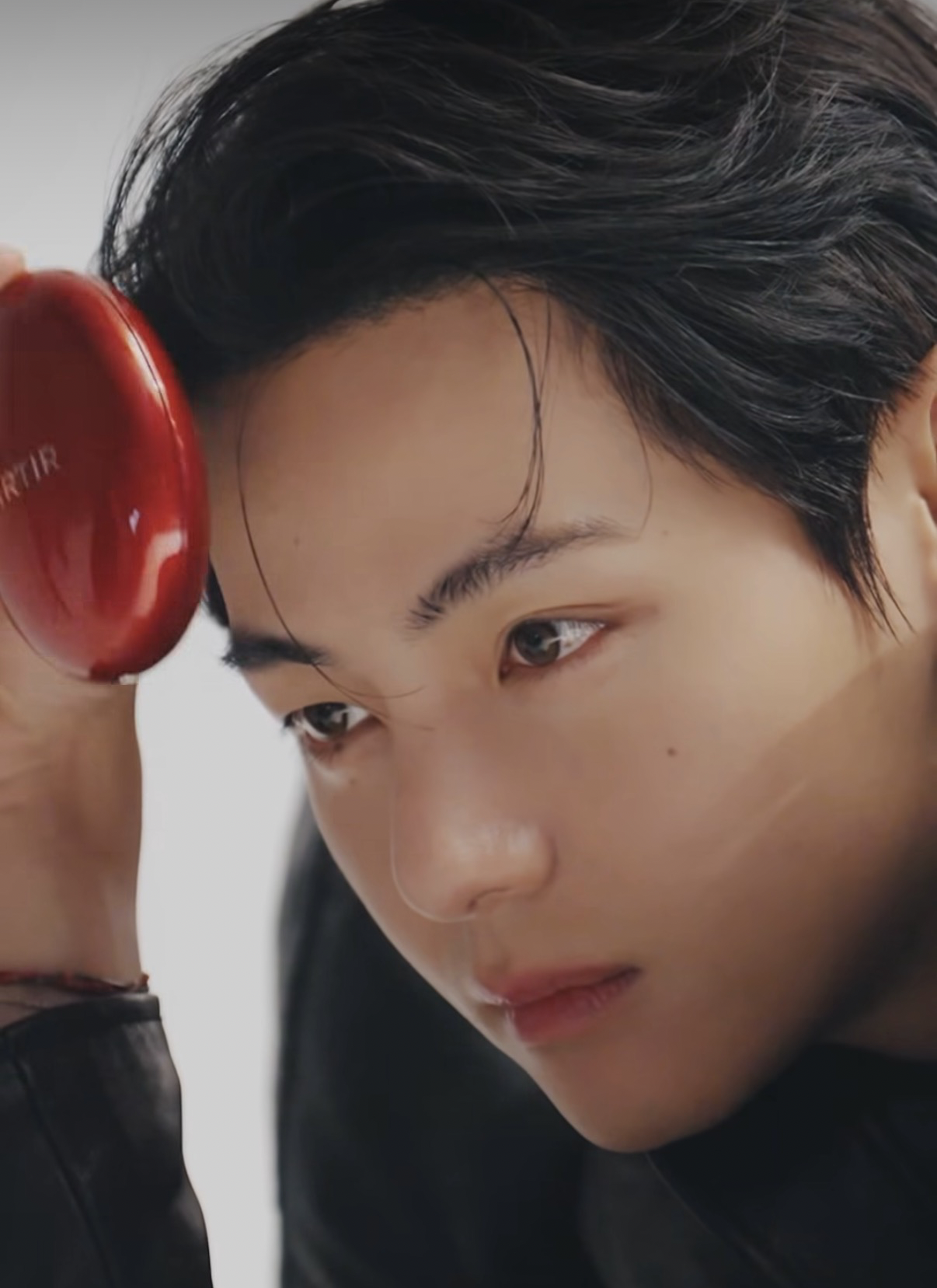 뷔 (방탄소년단)의 최신 사진