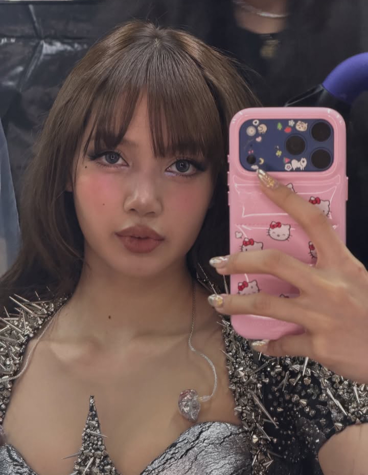 리사 (BLACKPINK)의 비하인드 컷