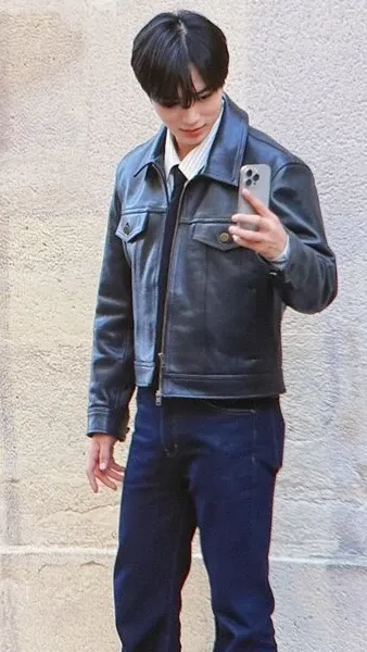 Behind-the-scenes cut of Kim Junseo (ALPHA DRIVE ONE)