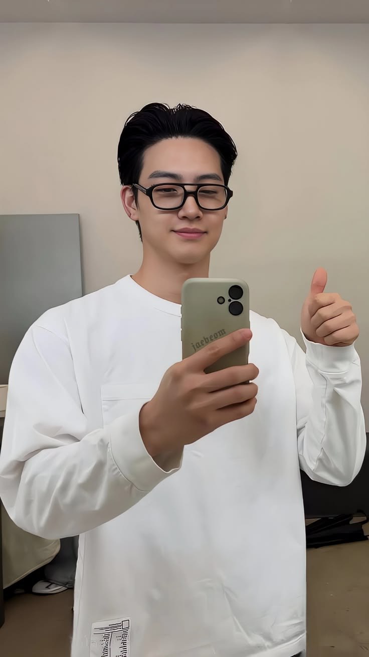The most beloved wallpaper among JAY B (GOT7)'s fans