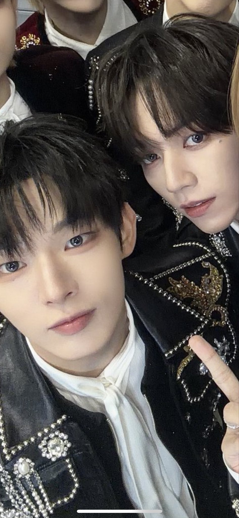 The most beloved wallpaper among JL (AHOF)'s fans