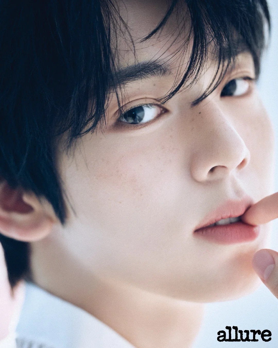 Behind-the-scenes cut of Han Yujin