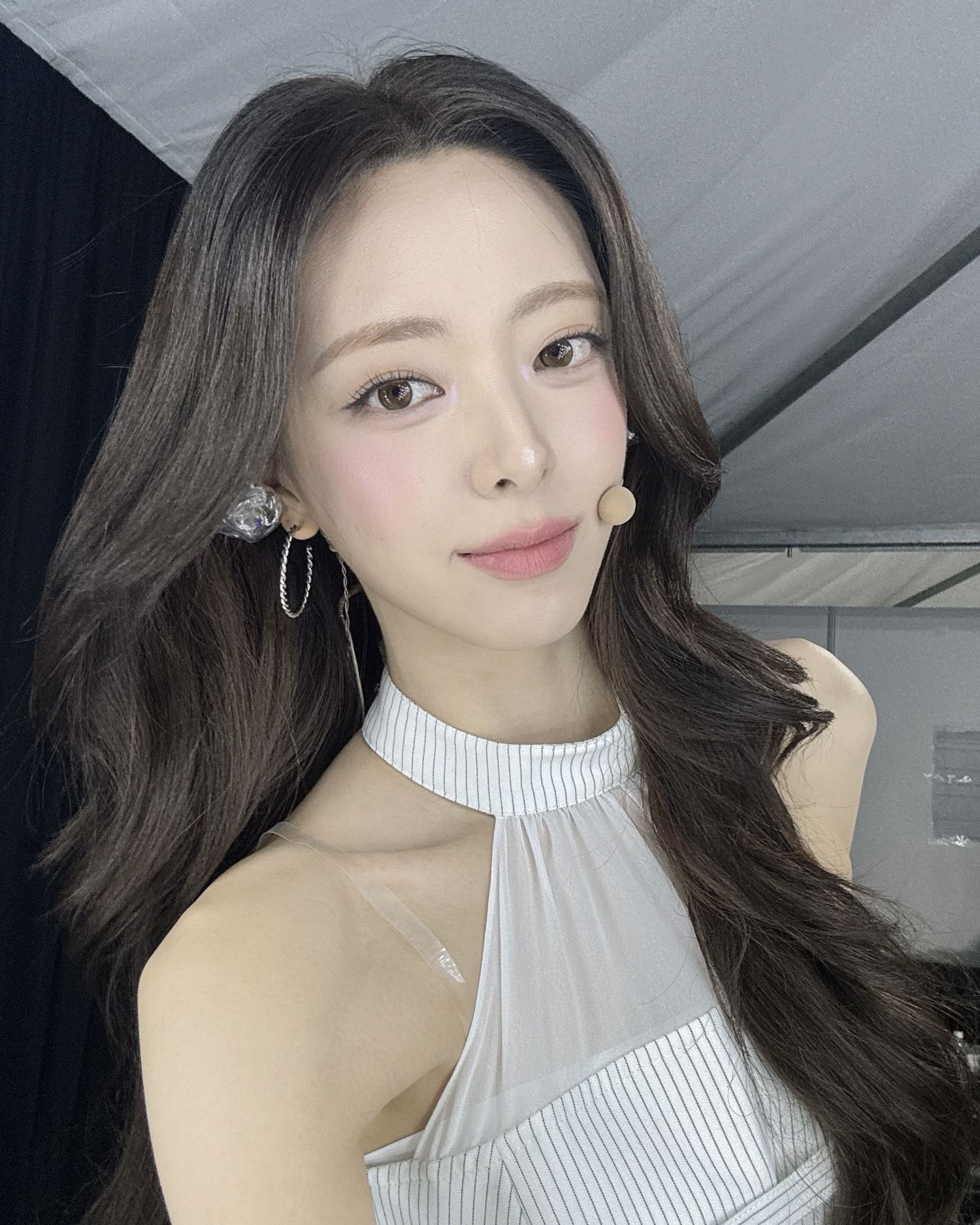 Behind-the-scenes cut of Yuna (ITZY)