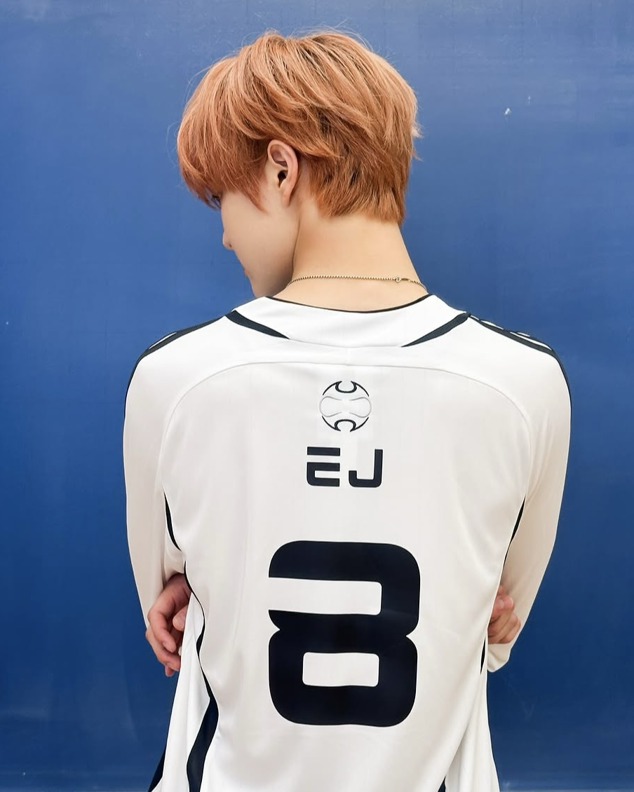 Latest photo of EJ (&TEAM)