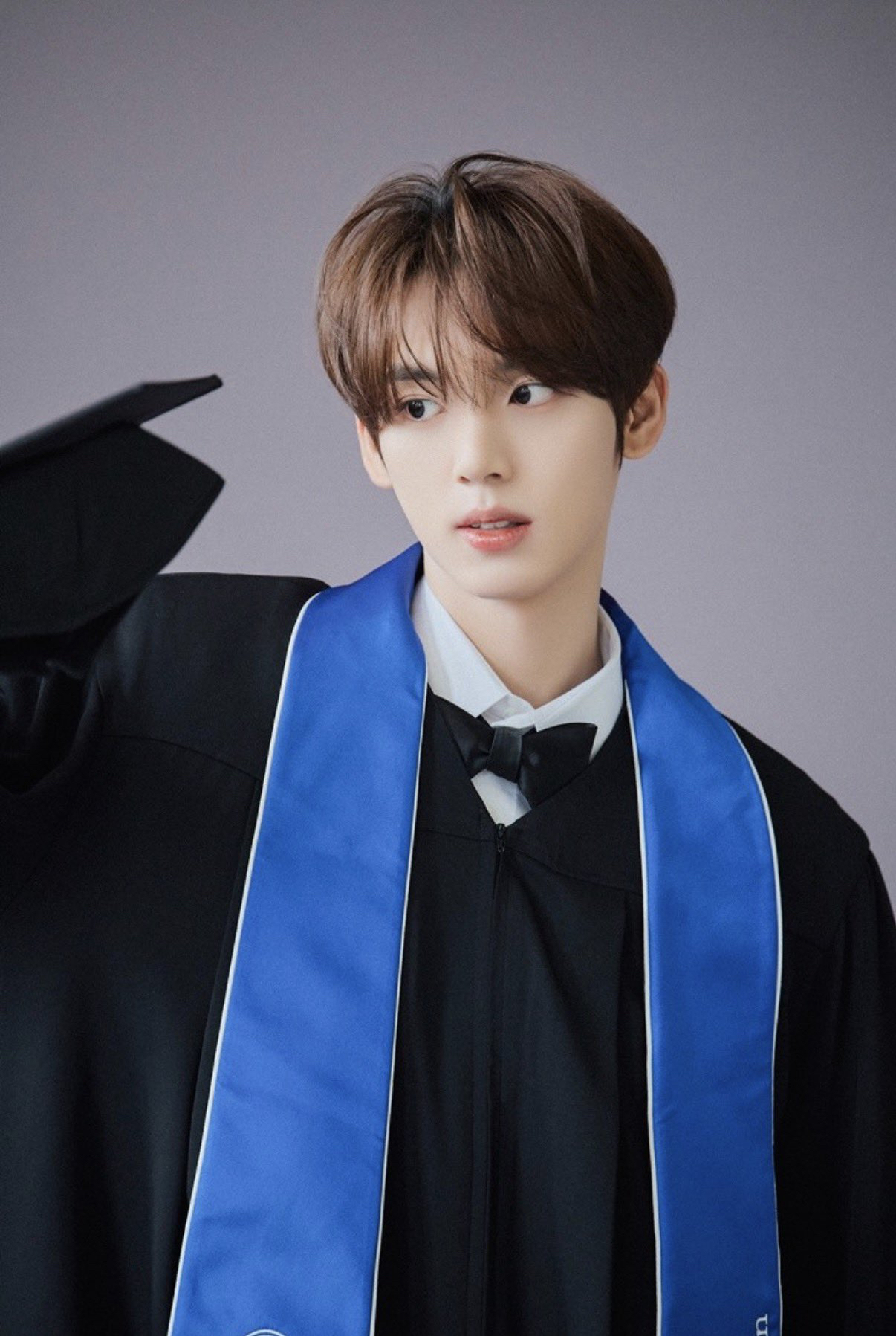 Behind-the-scenes cut of Han Yujin (ZEROBASEONE)