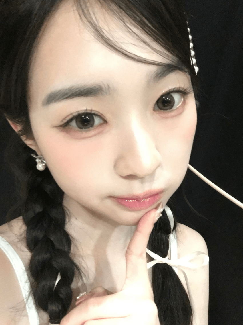 A moment captured by tripleS's fan