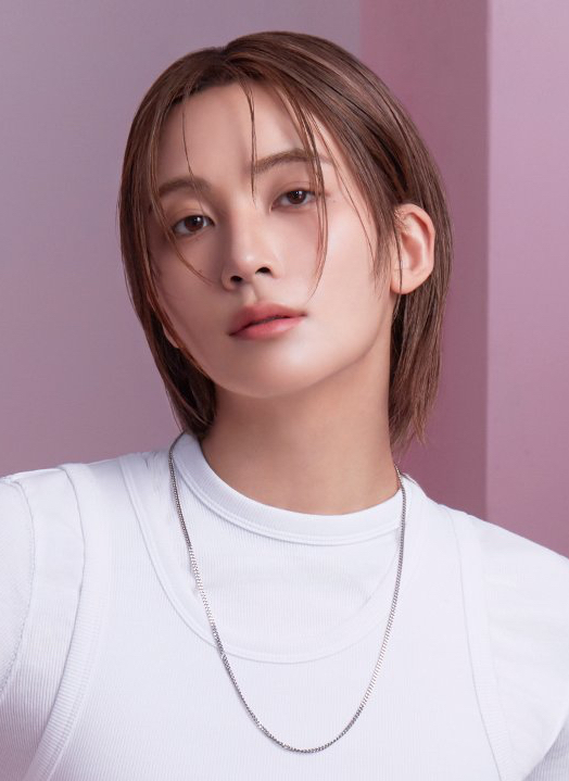 Recent activity shot of Jeonghan (SEVENTEEN)