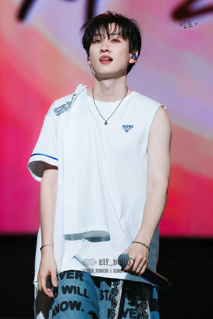 Recent activity shot of Eunhyuk (Super Junior)