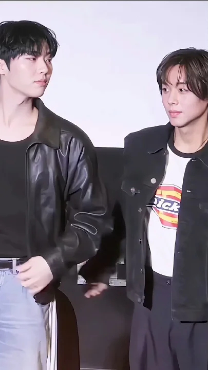 Today's most popular wallpaper in the Park Jihoon community