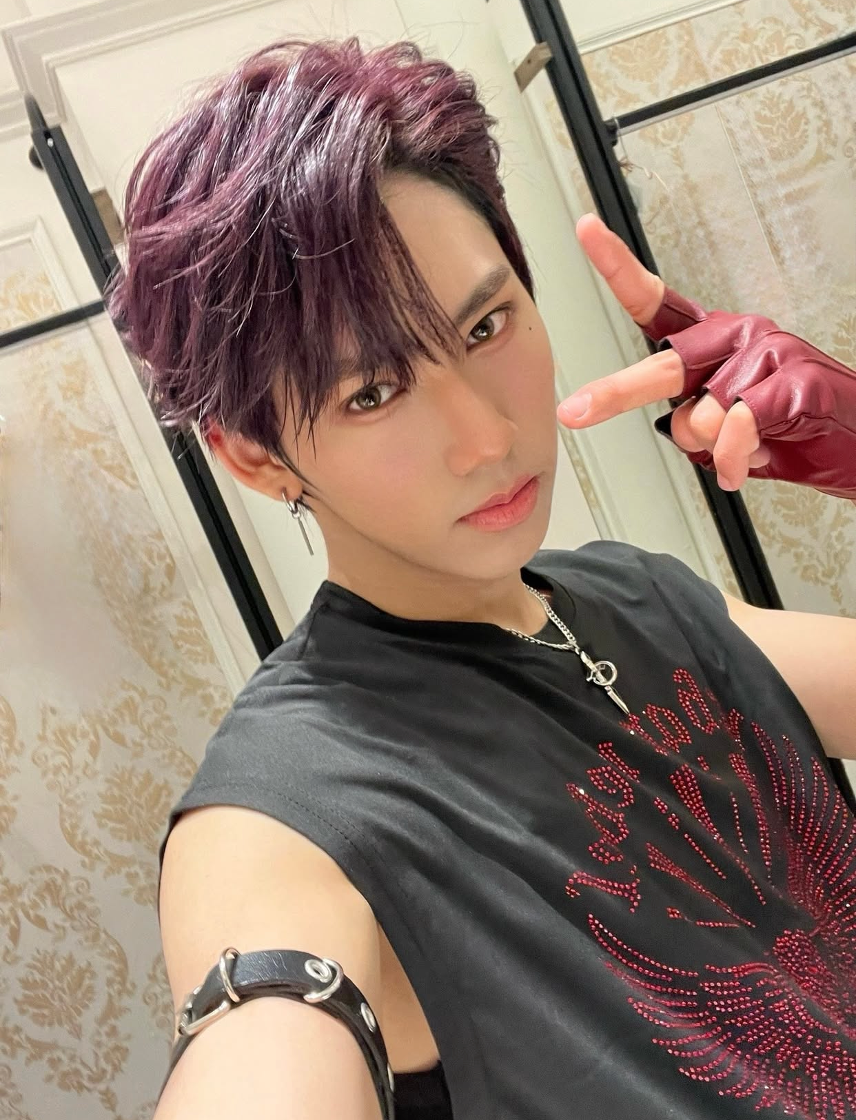 Behind-the-scenes cut of Exxi (SEVENTOEIGHT)