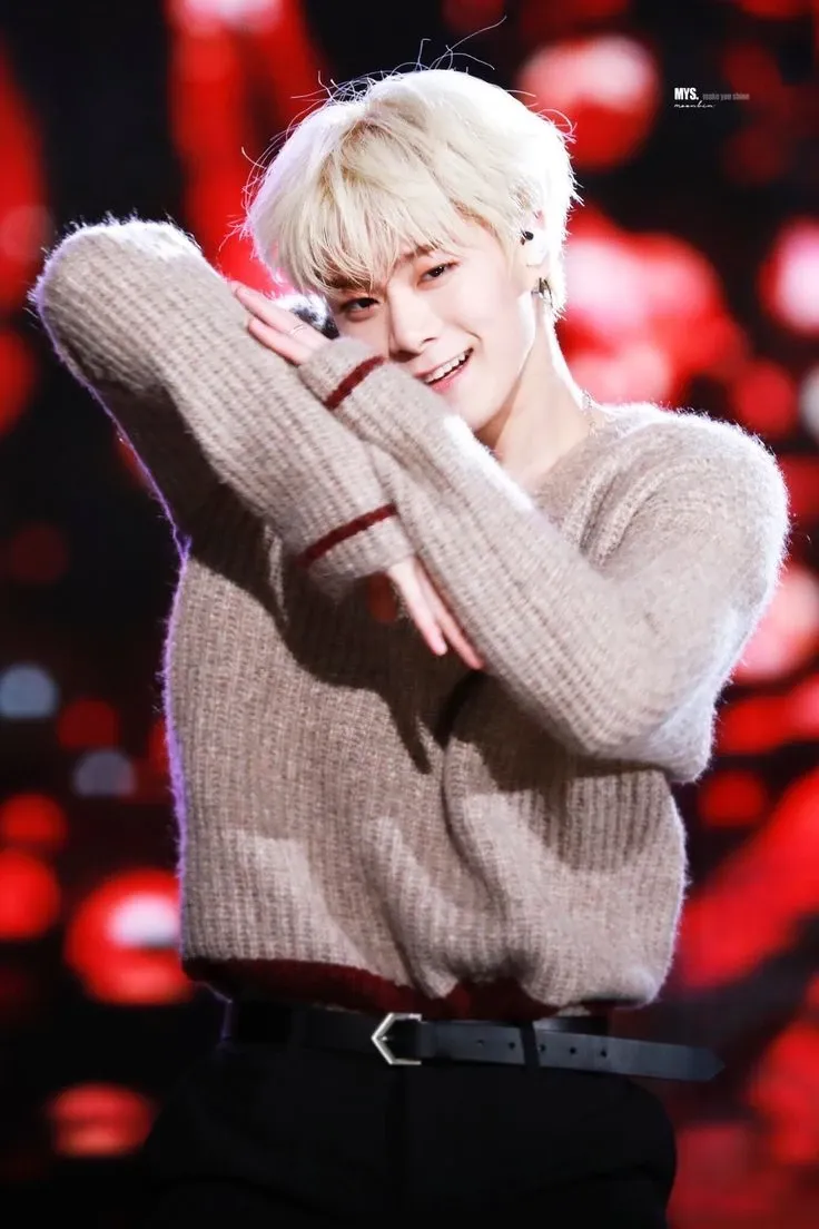 Behind-the-scenes cut of Moonbin (ASTRO)