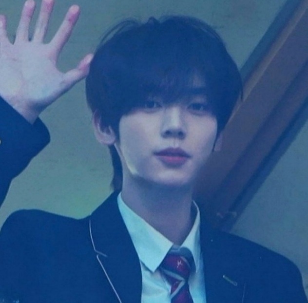 Behind-the-scenes cut of Han Yujin (ZEROBASEONE)