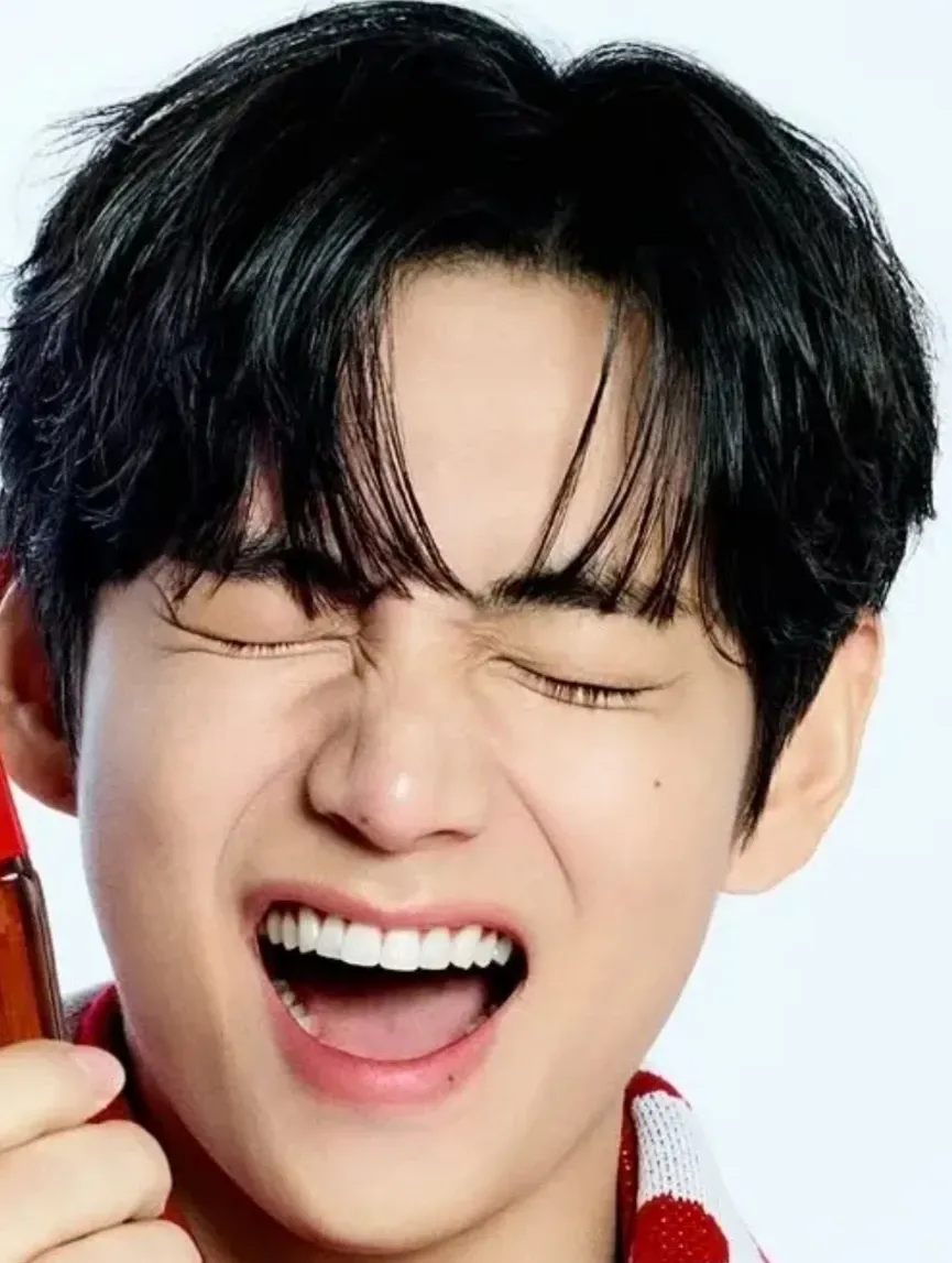 뷔 (방탄소년단) 최근 활동샷