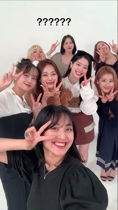 Fan-made special wallpaper for モモ (TWICE)